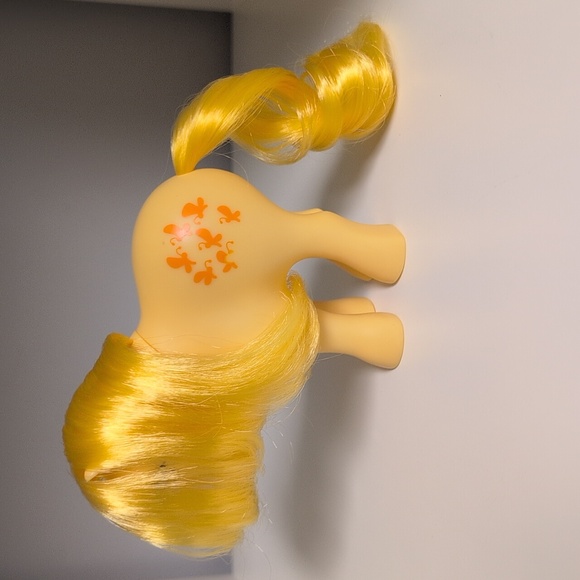 My Little Pony Butterscotch, 35th Anniversary Pony, Excellent Condition - Picture 3 of 4